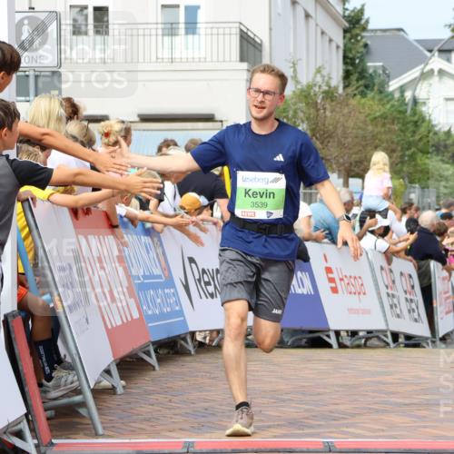 31.08.2025 - 21. Blankeneser Heldenlauf Strokosch-Dieckow http://msf.ph/oto/8656474 31.08.2025 10:57:51 Ziel 3559, 3421, 3460, 3539 meine-sportfotos.de