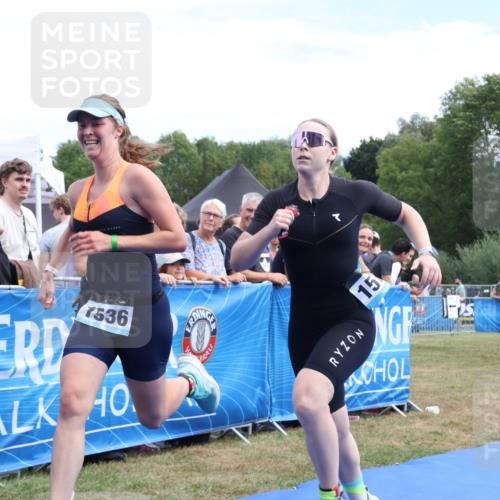 31.08.2025 - Elbe Triathlon Hamburg Strokosch-Dieckow http://msf.ph/oto/8656506 31.08.2025 12:04:36 Ziel 1325, 1536, 1573 meine-sportfotos.de