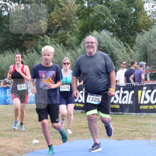31.08.2025 - Elbe Triathlon Hamburg Strokosch-Dieckow http://msf.ph/oto/8656510 31.08.2025 12:04:43 Ziel 1325, 1375, 1512 meine-sportfotos.de