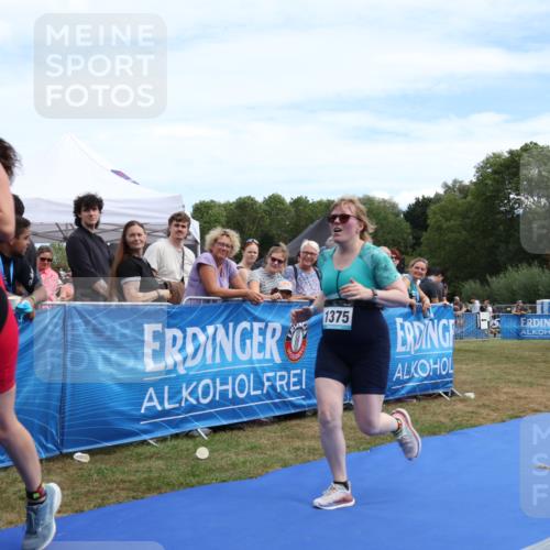 31.08.2025 - Elbe Triathlon Hamburg Strokosch-Dieckow http://msf.ph/oto/8656521 31.08.2025 12:04:46 Ziel 1325, 1375, 1512 meine-sportfotos.de