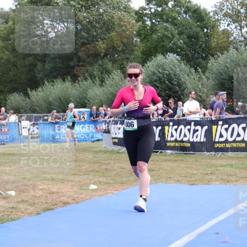 31.08.2025 - Elbe Triathlon Hamburg Strokosch-Dieckow http://msf.ph/oto/8656533 31.08.2025 12:05:14 Ziel 806 meine-sportfotos.de