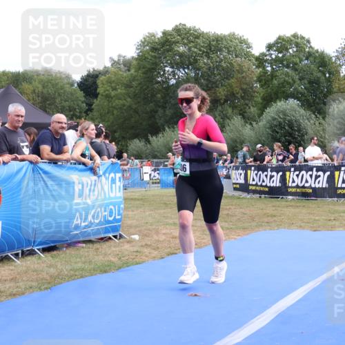 31.08.2025 - Elbe Triathlon Hamburg Strokosch-Dieckow http://msf.ph/oto/8656537 31.08.2025 12:05:15 Ziel 806, 1504 meine-sportfotos.de