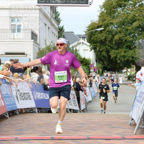31.08.2025 - 21. Blankeneser Heldenlauf Strokosch-Dieckow http://msf.ph/oto/8656573 31.08.2025 10:57:44 Ziel 3559, 3421, 3045 meine-sportfotos.de