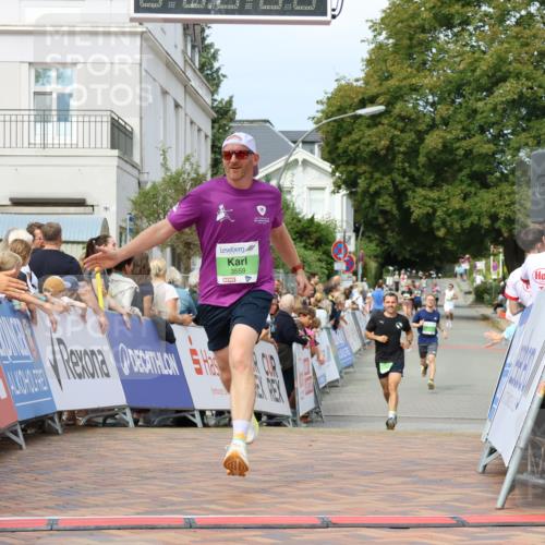 31.08.2025 - 21. Blankeneser Heldenlauf Strokosch-Dieckow http://msf.ph/oto/8656581 31.08.2025 10:57:43 Ziel 3559, 3045, 3012 meine-sportfotos.de