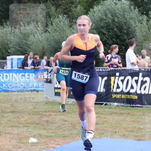 31.08.2025 - Elbe Triathlon Hamburg Strokosch-Dieckow http://msf.ph/oto/8656582 31.08.2025 12:06:08 Ziel 907, 1474, 1587 meine-sportfotos.de
