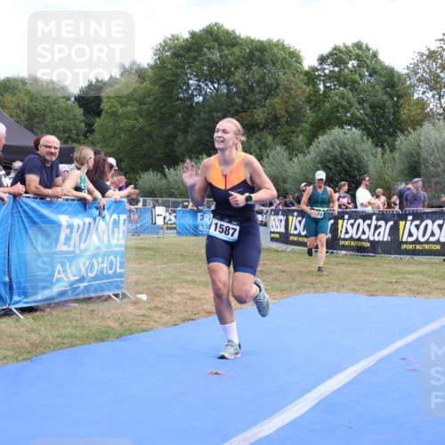 31.08.2025 - Elbe Triathlon Hamburg Strokosch-Dieckow http://msf.ph/oto/8656587 31.08.2025 12:06:10 Ziel 907, 1474, 1572, 1587 meine-sportfotos.de