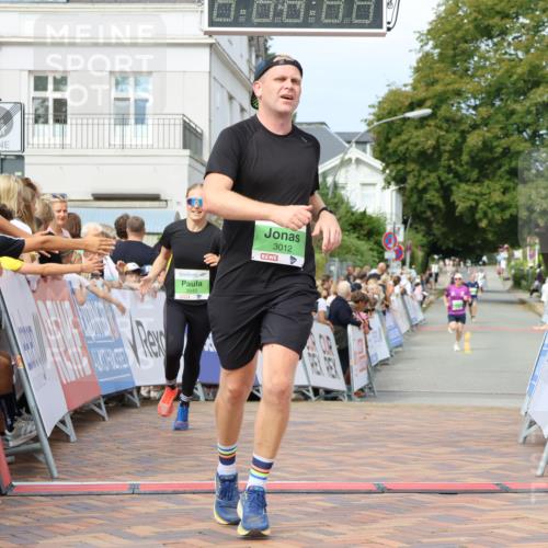 31.08.2025 - 21. Blankeneser Heldenlauf Strokosch-Dieckow http://msf.ph/oto/8656606 31.08.2025 10:57:36 Ziel 3212, 3045, 3012 meine-sportfotos.de