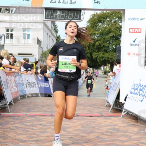 31.08.2025 - 21. Blankeneser Heldenlauf Strokosch-Dieckow http://msf.ph/oto/8656616 31.08.2025 10:57:30 Ziel 3212, 3499, 3503 meine-sportfotos.de