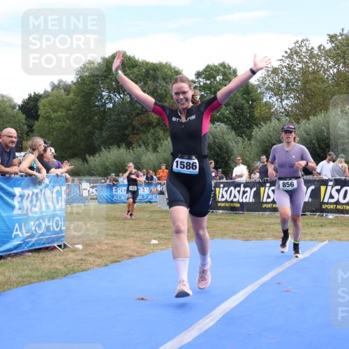 31.08.2025 - Elbe Triathlon Hamburg Strokosch-Dieckow http://msf.ph/oto/8656620 31.08.2025 12:06:52 Ziel 856, 952, 1420, 1532, 1586 meine-sportfotos.de