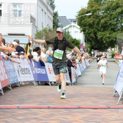 31.08.2025 - 21. Blankeneser Heldenlauf Strokosch-Dieckow http://msf.ph/oto/8656656 31.08.2025 10:57:23 Ziel 3499, 3503 meine-sportfotos.de