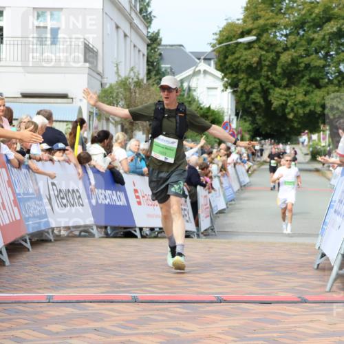 31.08.2025 - 21. Blankeneser Heldenlauf Strokosch-Dieckow http://msf.ph/oto/8656658 31.08.2025 10:57:23 Ziel 3499, 3503 meine-sportfotos.de