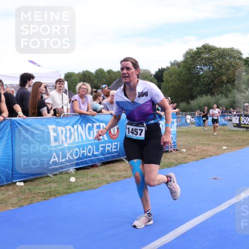 31.08.2025 - Elbe Triathlon Hamburg Strokosch-Dieckow http://msf.ph/oto/8656705 31.08.2025 12:08:02 Ziel 1356, 1457, 1523, 1552 meine-sportfotos.de