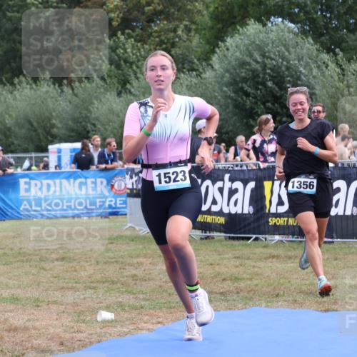 31.08.2025 - Elbe Triathlon Hamburg Strokosch-Dieckow http://msf.ph/oto/8656707 31.08.2025 12:08:06 Ziel 1356, 1457, 1523 meine-sportfotos.de