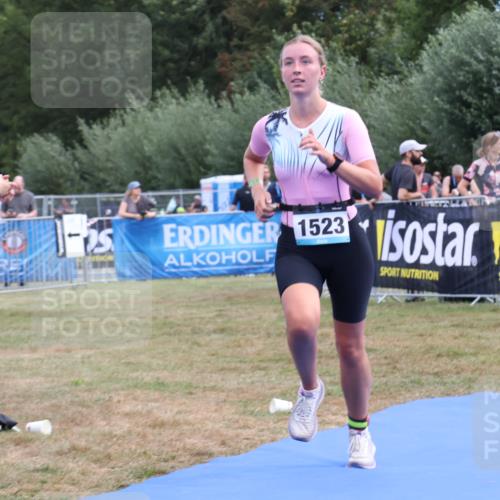 31.08.2025 - Elbe Triathlon Hamburg Strokosch-Dieckow http://msf.ph/oto/8656709 31.08.2025 12:08:06 Ziel 1356, 1457, 1523 meine-sportfotos.de