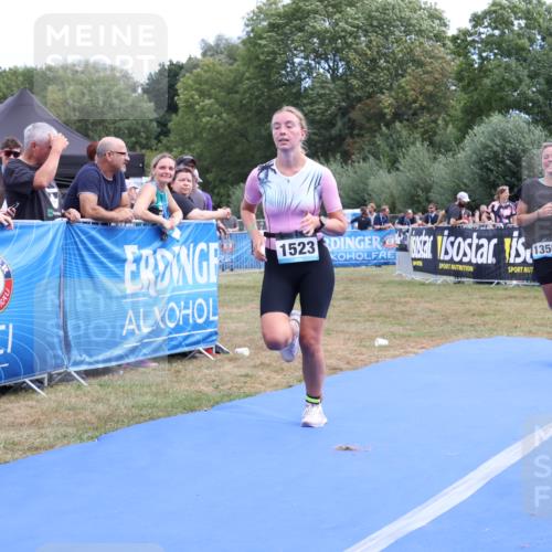 31.08.2025 - Elbe Triathlon Hamburg Strokosch-Dieckow http://msf.ph/oto/8656712 31.08.2025 12:08:07 Ziel 1356, 1457, 1523 meine-sportfotos.de