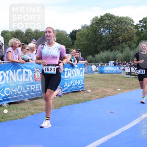 31.08.2025 - Elbe Triathlon Hamburg Strokosch-Dieckow http://msf.ph/oto/8656715 31.08.2025 12:08:07 Ziel 1356, 1457, 1523 meine-sportfotos.de