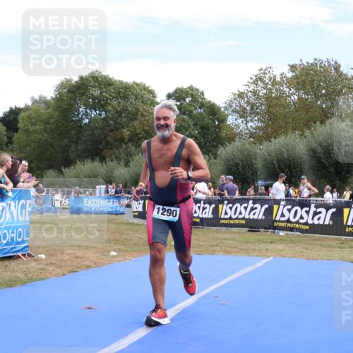 31.08.2025 - Elbe Triathlon Hamburg Strokosch-Dieckow http://msf.ph/oto/8656726 31.08.2025 12:08:25 Ziel 1290, 1345 meine-sportfotos.de