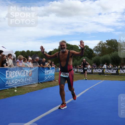 31.08.2025 - Elbe Triathlon Hamburg Strokosch-Dieckow http://msf.ph/oto/8656727 31.08.2025 12:08:26 Ziel 693, 1290, 1345 meine-sportfotos.de