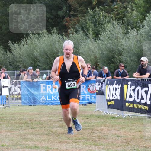 31.08.2025 - Elbe Triathlon Hamburg Strokosch-Dieckow http://msf.ph/oto/8656736 31.08.2025 12:08:32 Ziel 693, 1345, 1391 meine-sportfotos.de