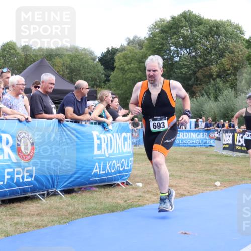 31.08.2025 - Elbe Triathlon Hamburg Strokosch-Dieckow http://msf.ph/oto/8656741 31.08.2025 12:08:35 Ziel 693, 1391 meine-sportfotos.de