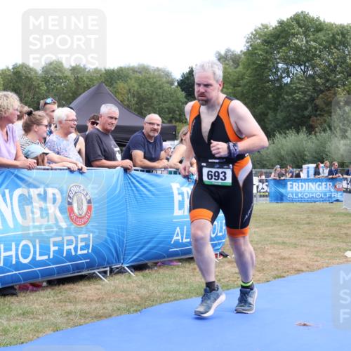 31.08.2025 - Elbe Triathlon Hamburg Strokosch-Dieckow http://msf.ph/oto/8656743 31.08.2025 12:08:35 Ziel 693, 1391 meine-sportfotos.de