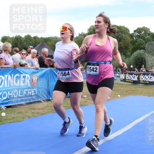 31.08.2025 - Elbe Triathlon Hamburg Strokosch-Dieckow http://msf.ph/oto/8656766 31.08.2025 12:09:07 Ziel 1477, 1542, 1564 meine-sportfotos.de