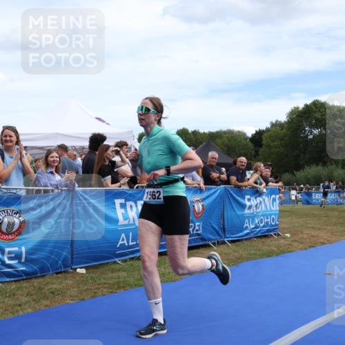 31.08.2025 - Elbe Triathlon Hamburg Strokosch-Dieckow http://msf.ph/oto/8656774 31.08.2025 12:09:19 Ziel 874, 1562 meine-sportfotos.de