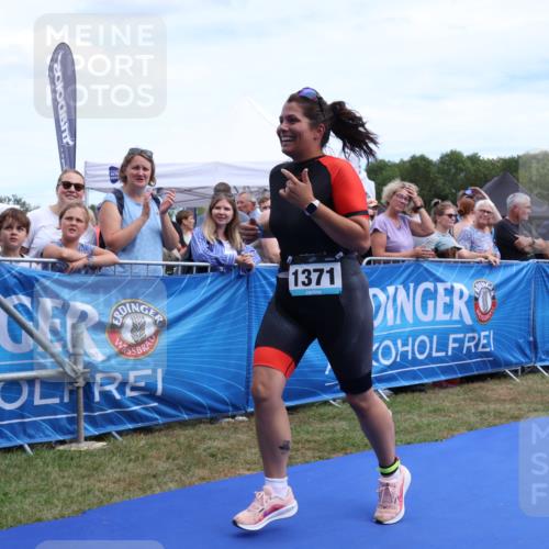 31.08.2025 - Elbe Triathlon Hamburg Strokosch-Dieckow http://msf.ph/oto/8656791 31.08.2025 12:09:36 Ziel 1357, 1363, 1371 meine-sportfotos.de