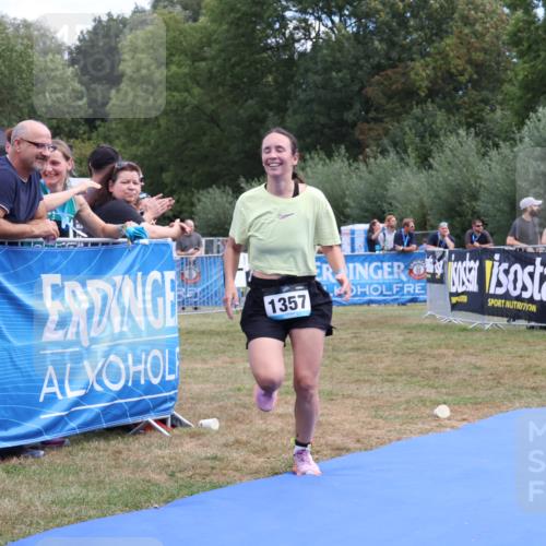31.08.2025 - Elbe Triathlon Hamburg Strokosch-Dieckow http://msf.ph/oto/8656793 31.08.2025 12:09:44 Ziel 1357, 1611 meine-sportfotos.de