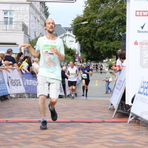 31.08.2025 - 21. Blankeneser Heldenlauf Strokosch-Dieckow http://msf.ph/oto/8656794 31.08.2025 10:56:39 Ziel 3378, 3399, 3704, 3394, 3086 meine-sportfotos.de