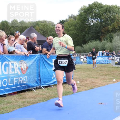 31.08.2025 - Elbe Triathlon Hamburg Strokosch-Dieckow http://msf.ph/oto/8656795 31.08.2025 12:09:45 Ziel 1357, 1611 meine-sportfotos.de