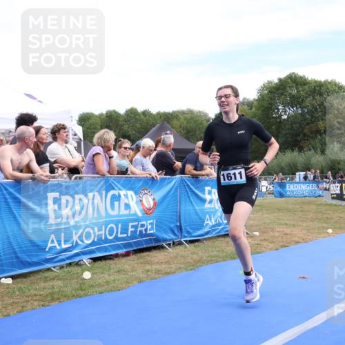 31.08.2025 - Elbe Triathlon Hamburg Strokosch-Dieckow http://msf.ph/oto/8656803 31.08.2025 12:09:51 Ziel 1611 meine-sportfotos.de