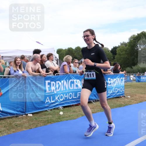 31.08.2025 - Elbe Triathlon Hamburg Strokosch-Dieckow http://msf.ph/oto/8656805 31.08.2025 12:09:51 Ziel 1611 meine-sportfotos.de