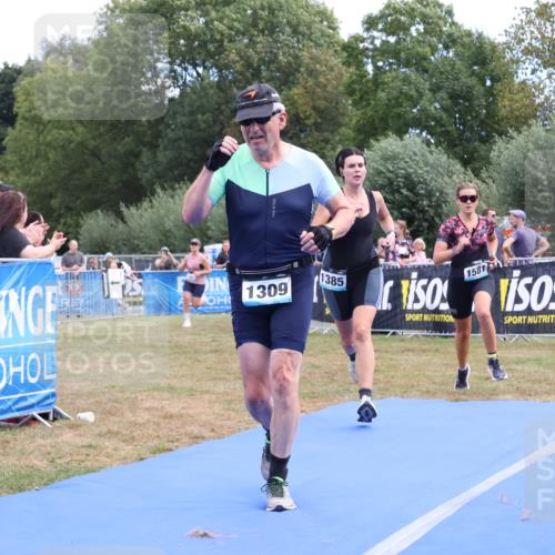 31.08.2025 - Elbe Triathlon Hamburg Strokosch-Dieckow http://msf.ph/oto/8656821 31.08.2025 12:10:24 Ziel 1309, 1385, 1426, 1531, 1581 meine-sportfotos.de