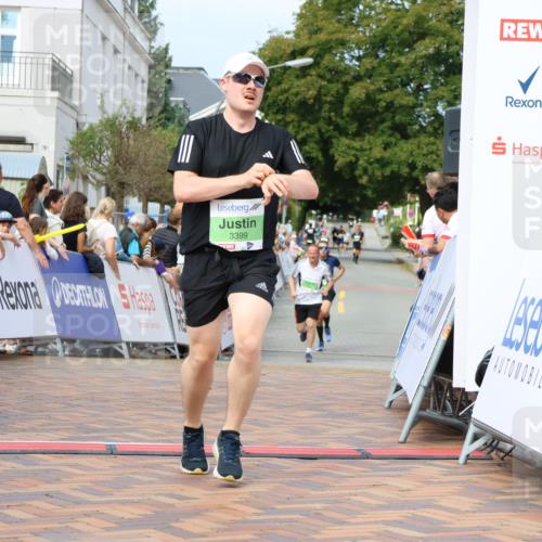 31.08.2025 - 21. Blankeneser Heldenlauf Strokosch-Dieckow http://msf.ph/oto/8656827 31.08.2025 10:56:37 Ziel 3378, 3399, 3704, 3394 meine-sportfotos.de