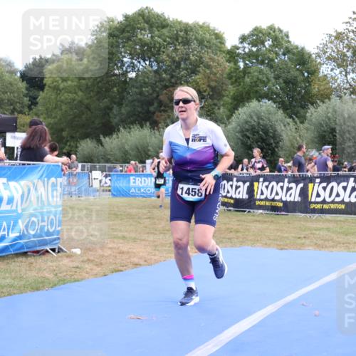 31.08.2025 - Elbe Triathlon Hamburg Strokosch-Dieckow http://msf.ph/oto/8656853 31.08.2025 12:10:44 Ziel 928, 1458 meine-sportfotos.de