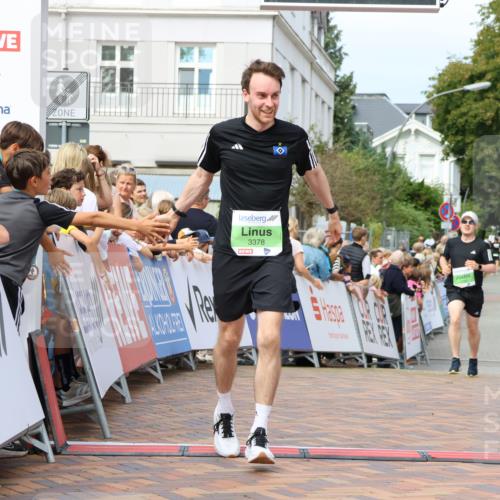 31.08.2025 - 21. Blankeneser Heldenlauf Strokosch-Dieckow http://msf.ph/oto/8656856 31.08.2025 10:56:34 Ziel 3378, 3399, 3394 meine-sportfotos.de
