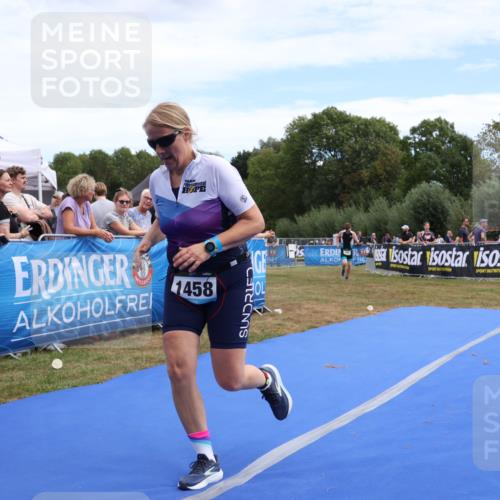 31.08.2025 - Elbe Triathlon Hamburg Strokosch-Dieckow http://msf.ph/oto/8656859 31.08.2025 12:10:46 Ziel 928, 1458 meine-sportfotos.de