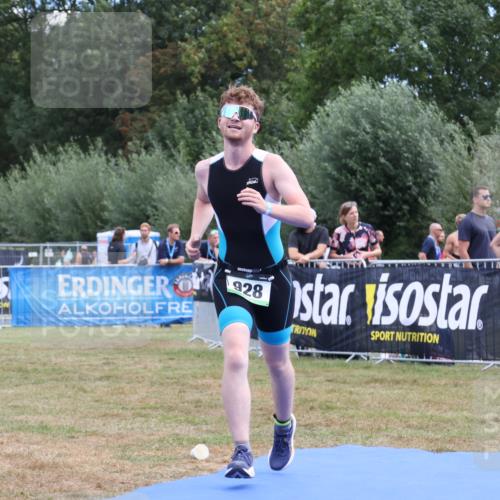 31.08.2025 - Elbe Triathlon Hamburg Strokosch-Dieckow http://msf.ph/oto/8656863 31.08.2025 12:10:49 Ziel 928, 1458 meine-sportfotos.de