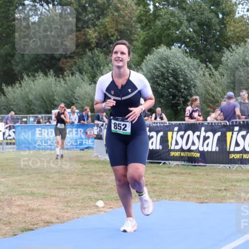 31.08.2025 - Elbe Triathlon Hamburg Strokosch-Dieckow http://msf.ph/oto/8656887 31.08.2025 12:11:35 Ziel 852, 1524 meine-sportfotos.de