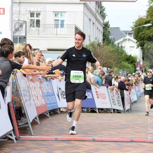 31.08.2025 - 21. Blankeneser Heldenlauf Strokosch-Dieckow http://msf.ph/oto/8656888 31.08.2025 10:56:33 Ziel 3378, 3399, 3394 meine-sportfotos.de