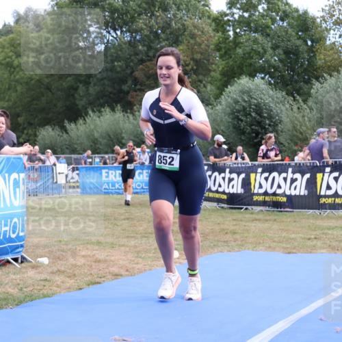 31.08.2025 - Elbe Triathlon Hamburg Strokosch-Dieckow http://msf.ph/oto/8656890 31.08.2025 12:11:35 Ziel 852, 1524 meine-sportfotos.de