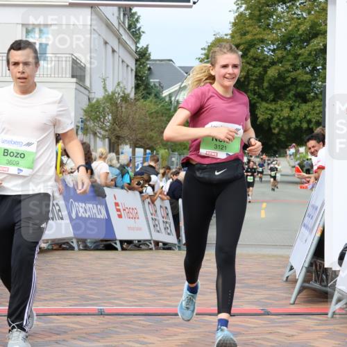 31.08.2025 - 21. Blankeneser Heldenlauf Strokosch-Dieckow http://msf.ph/oto/8656896 31.08.2025 10:56:20 Ziel 3609, 3083, 3121 meine-sportfotos.de