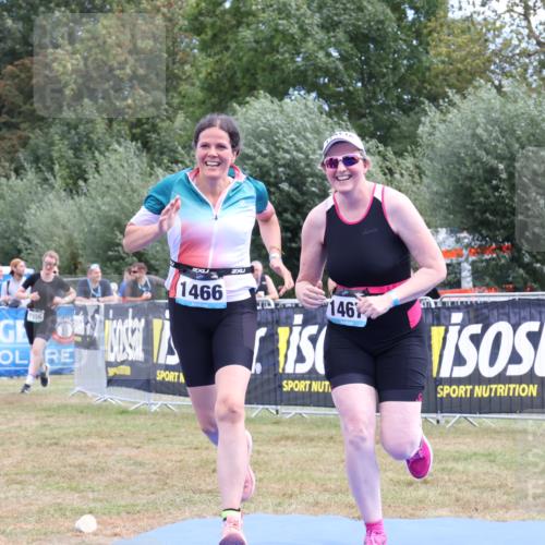 31.08.2025 - Elbe Triathlon Hamburg Strokosch-Dieckow http://msf.ph/oto/8656983 31.08.2025 12:13:04 Ziel 1466, 1467, 1556 meine-sportfotos.de