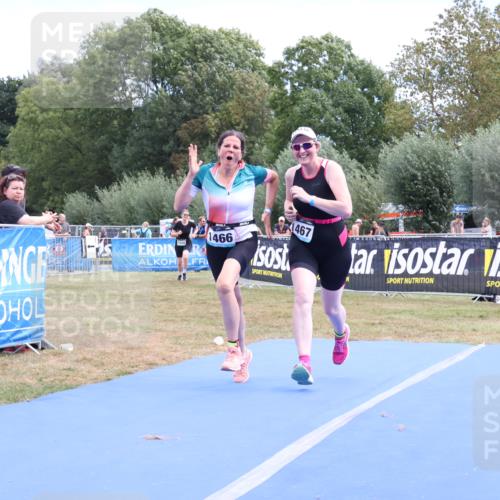 31.08.2025 - Elbe Triathlon Hamburg Strokosch-Dieckow http://msf.ph/oto/8656986 31.08.2025 12:13:04 Ziel 1466, 1467, 1556 meine-sportfotos.de