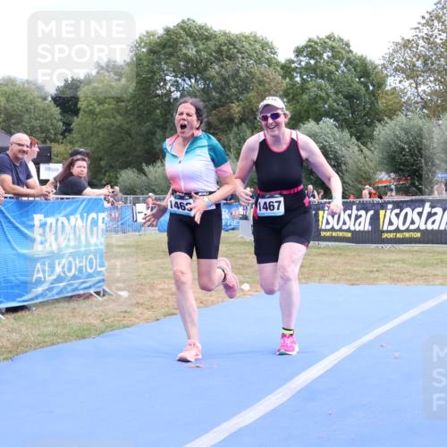 31.08.2025 - Elbe Triathlon Hamburg Strokosch-Dieckow http://msf.ph/oto/8656987 31.08.2025 12:13:05 Ziel 1466, 1467, 1556 meine-sportfotos.de