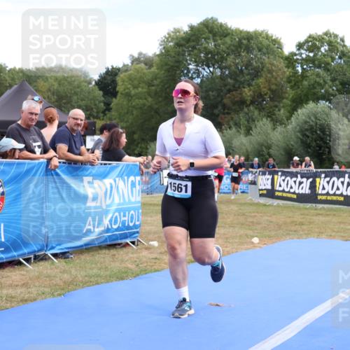 31.08.2025 - Elbe Triathlon Hamburg Strokosch-Dieckow http://msf.ph/oto/8657029 31.08.2025 12:13:40 Ziel 817, 1548, 1561 meine-sportfotos.de