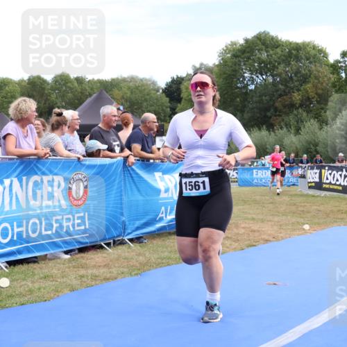 31.08.2025 - Elbe Triathlon Hamburg Strokosch-Dieckow http://msf.ph/oto/8657030 31.08.2025 12:13:40 Ziel 817, 1548, 1561 meine-sportfotos.de