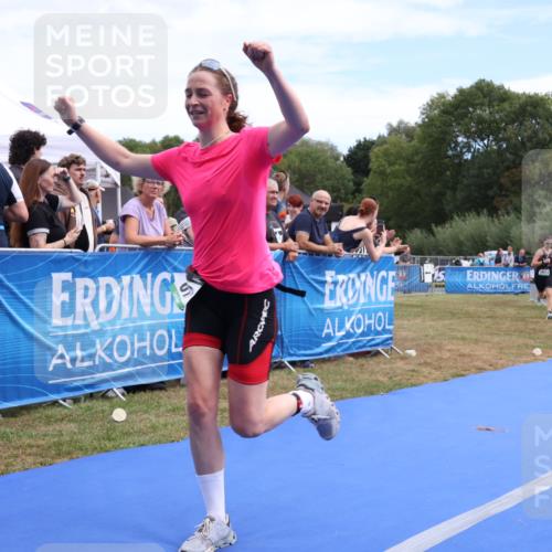 31.08.2025 - Elbe Triathlon Hamburg Strokosch-Dieckow http://msf.ph/oto/8657042 31.08.2025 12:13:47 Ziel 817, 1548, 1613 meine-sportfotos.de