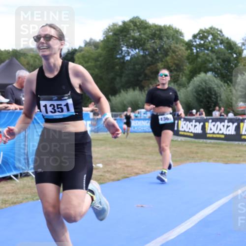 31.08.2025 - Elbe Triathlon Hamburg Strokosch-Dieckow http://msf.ph/oto/8657090 31.08.2025 12:14:27 Ziel 1351, 1369, 1394 meine-sportfotos.de